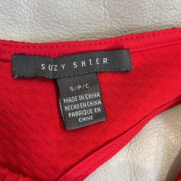 Sleeveless Suzy Shier top with zipper detailing - Picture 3 of 6